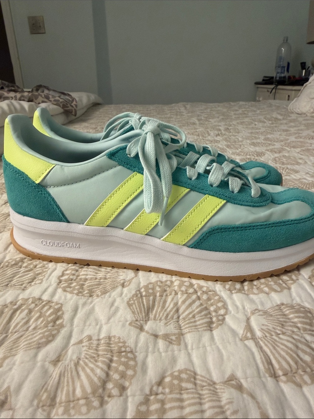 adidas run 70'a 2.0  Women's Teal & Neon Yellow Lace-Up Cloudfoam Sneakers sz9